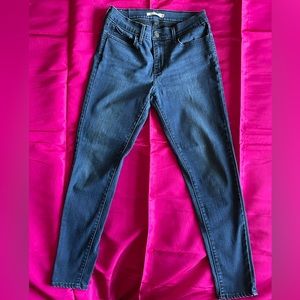 Levi’s 710 super skinny medium blue rinse jeans size 30W/30L